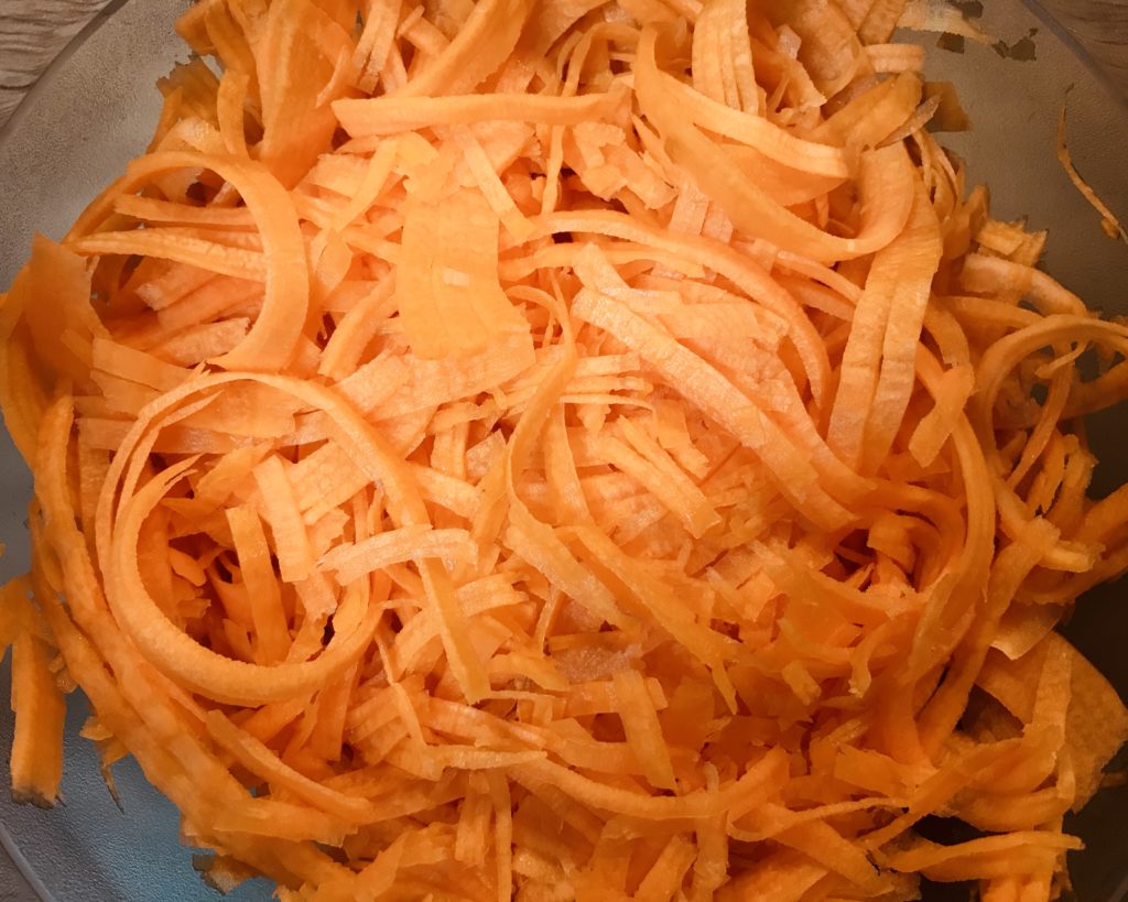 Karotten Spaghetti (Spiralnudeln) Hackfleisch Champignon Pfanne