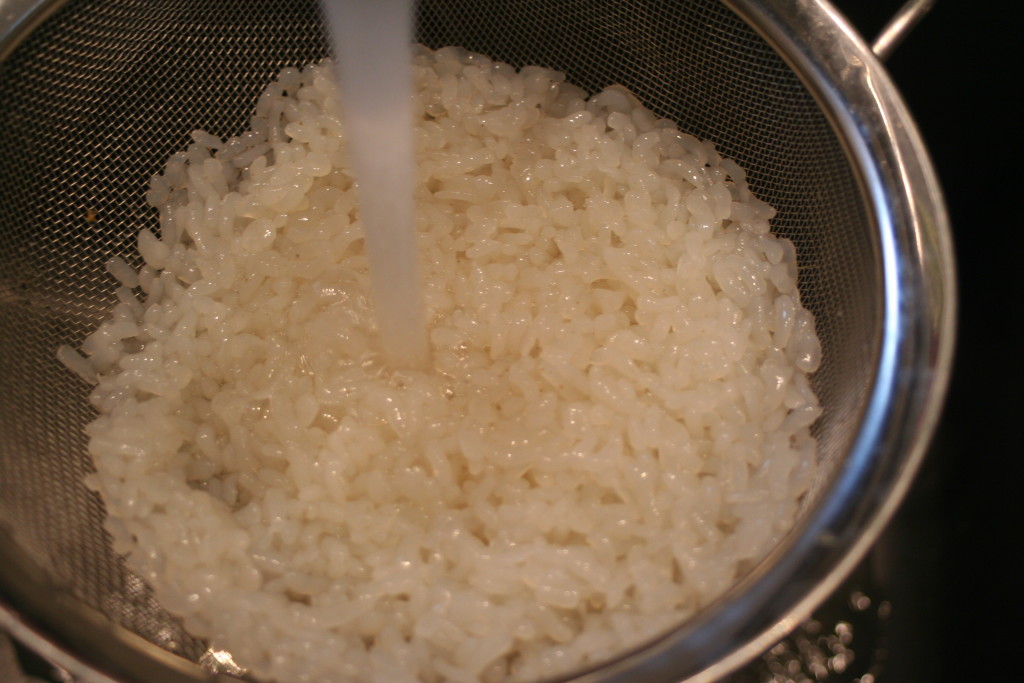 Shirataki Reis ausspülen