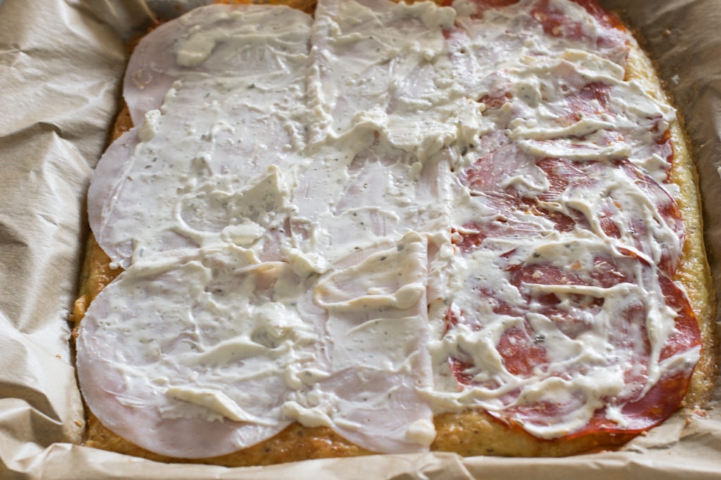 Low Carb Käse-Schinken-Röllchen mit Chorizo