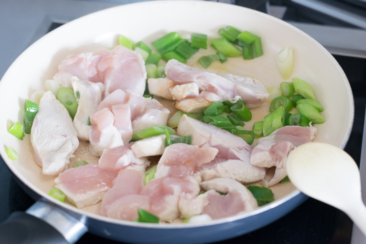Mediterraner Auflauf mit saftigem Hähnchen – Low Carb