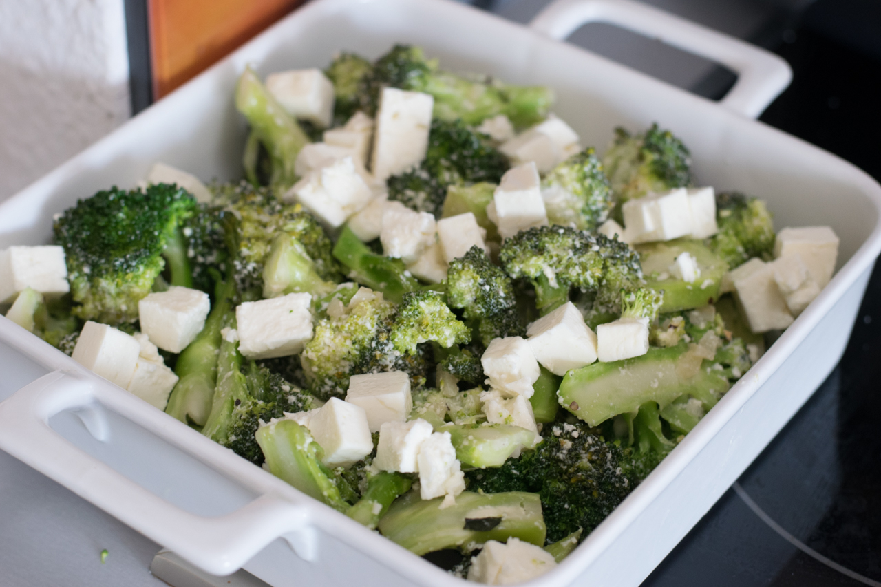 Leckerer Low Carb Broccoli Cheese Auflauf Mit Feta Mandeln