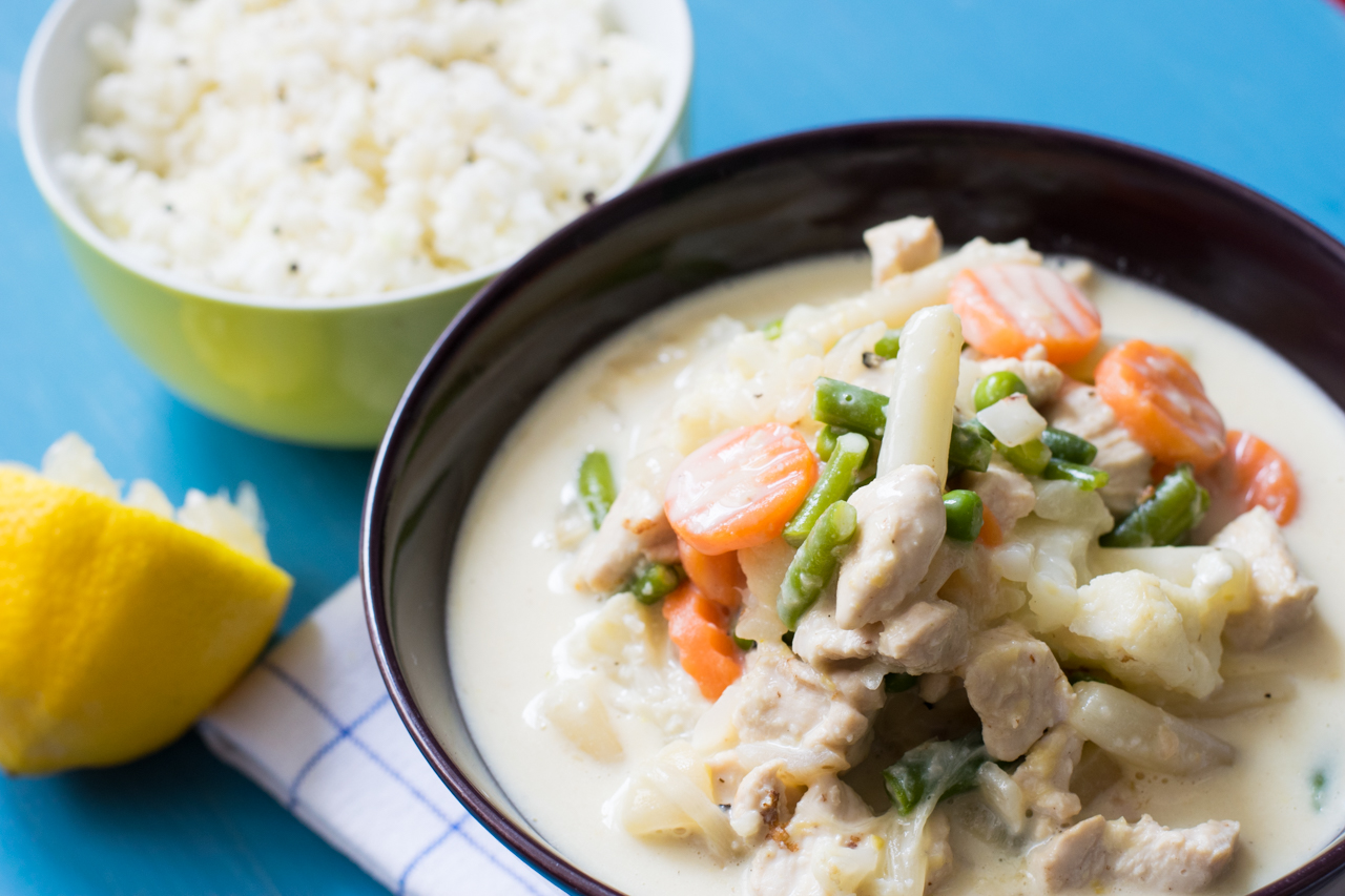 Leckeres Low Carb Hühnerfrikassee mit falschem Reis!