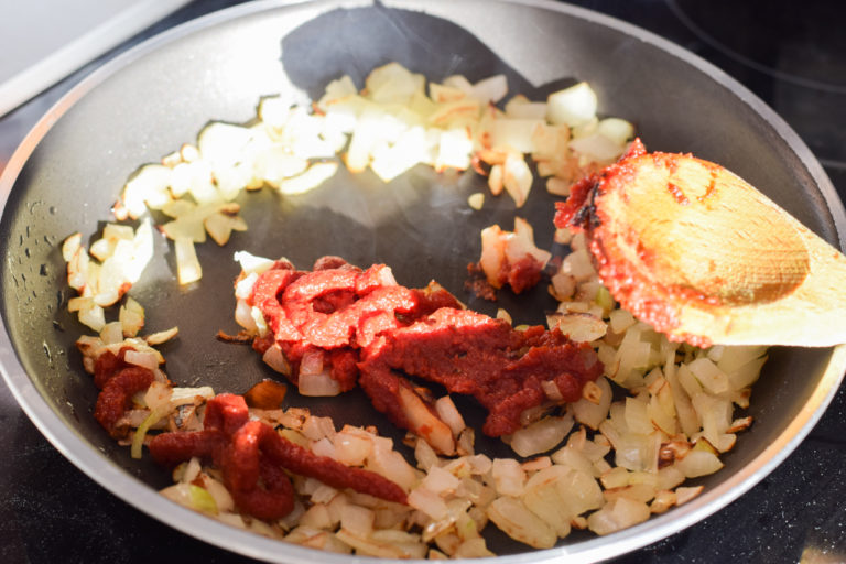 Mit Mozzarella überbackene Low Carb Auberginenschnitzel