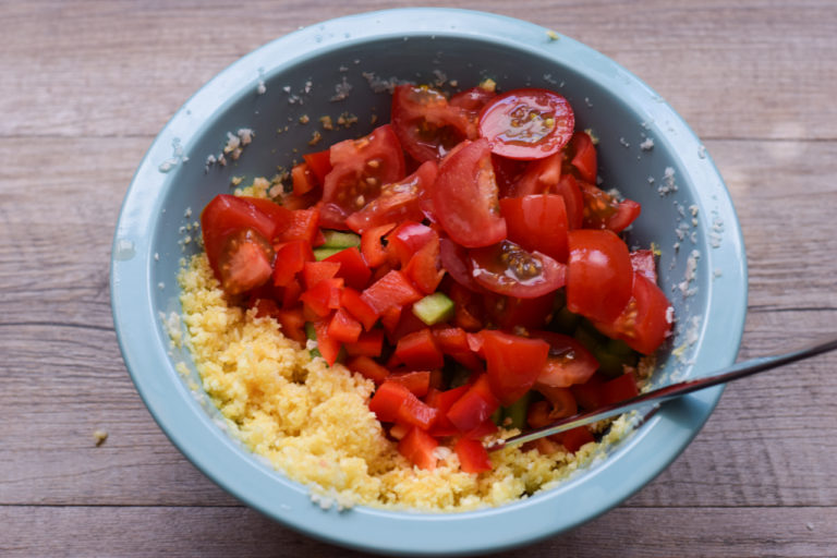 Schneller & Bunter Low Carb Couscous mit Feta