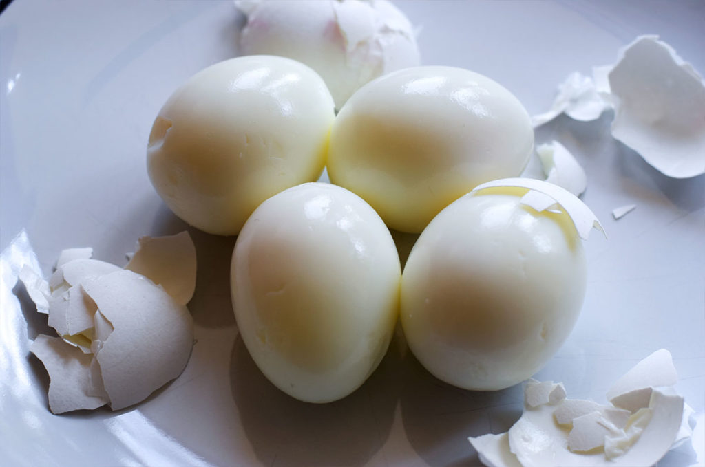 Gefüllte Low Carb Teufels-Eier mit Räucherlachs-Creme