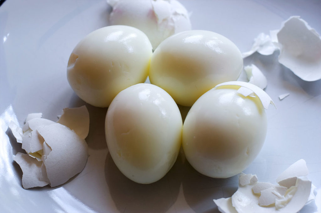 Low Carb Teufels-Eier mit Räucherlachs