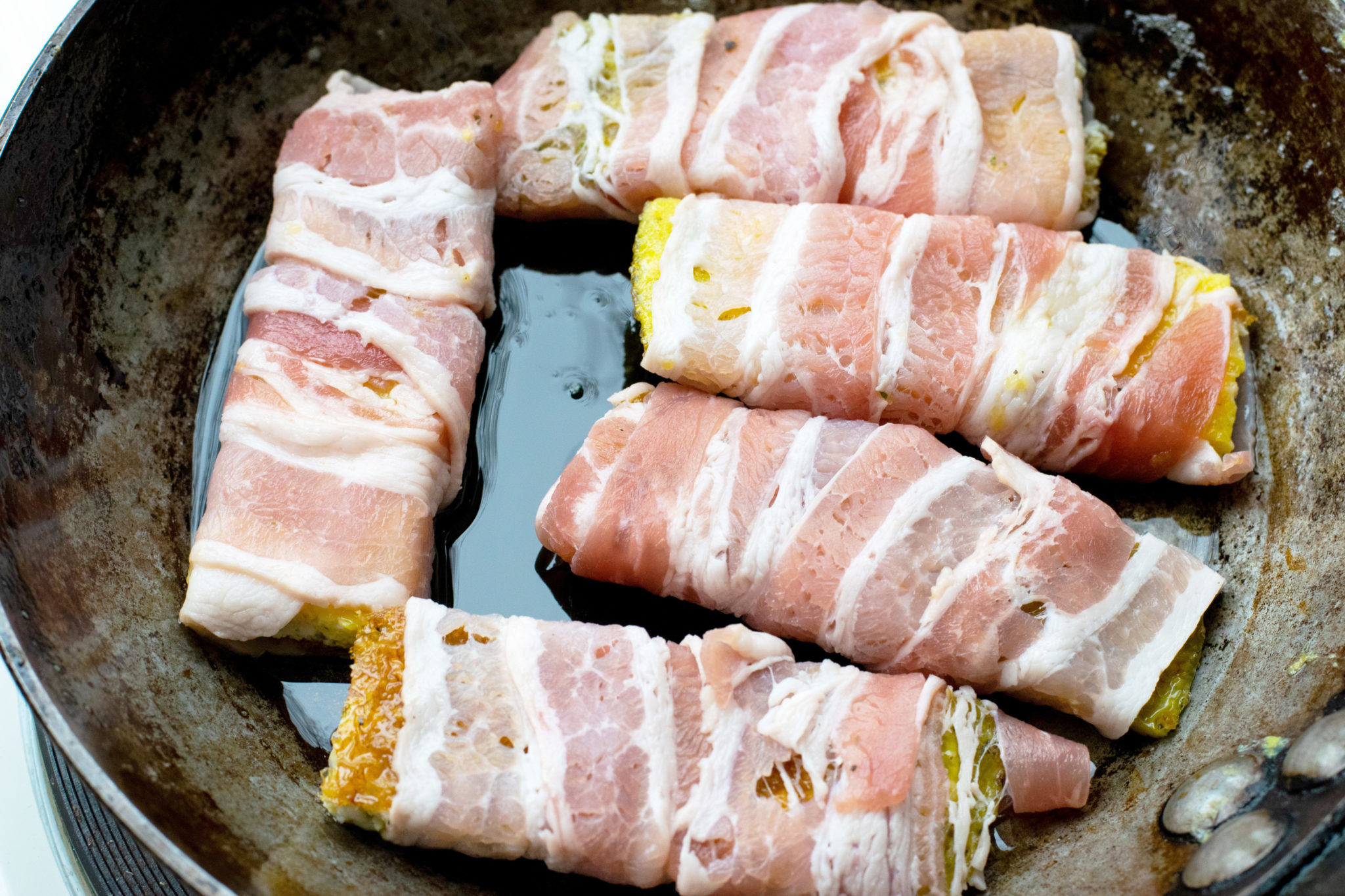 Knusprige Low Carb Omelett Bacon Röllchen